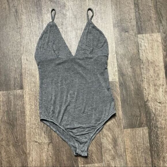 Urban Look Charcoal Gray Bodysuit Size M - Picture 4 of 10